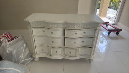 Free furniture - moving out today