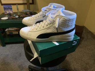 Puma men’s basket classic mid emboss sneaker size 11
