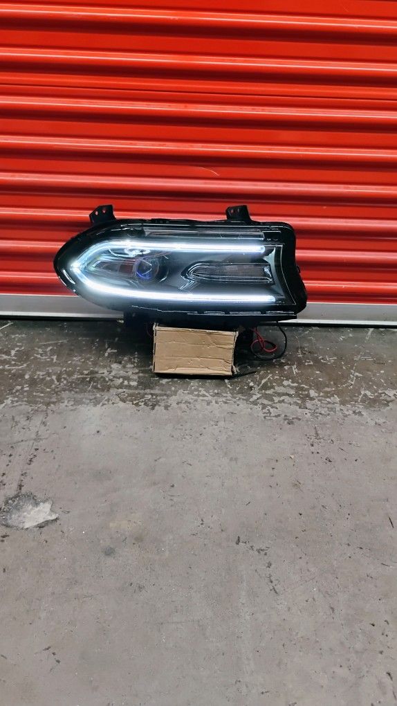 Passenger Side HID LED DRL Projector Headlights with LED  for Dodge Challenger 2015_2022