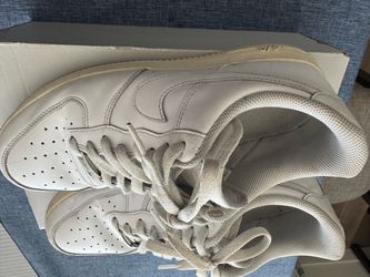 Used Nike Air Force 1 Men’s size 11 Color white