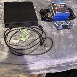 PS4 WITH EVERYTHING