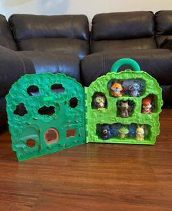 Fisher-Price Little People 9-Piece Forest Friends Carry Case Toddler Playset
