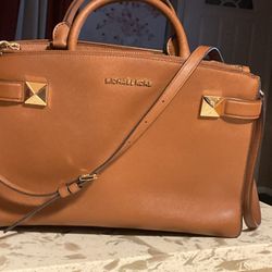 Michael Kors Leather Purse 