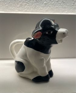 Vintage Farm house Ceramic Cow Creamer Pitcher