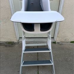 4 MOMS HIGH CHAIR