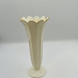 Elegant Cream Vase with Gold Trim 24 karat Mikasa
