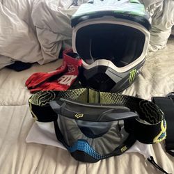 Monster Energy Pro Circuit Helmet SMALL Motorcycle/Fox Airspc Digi Fade Goggles