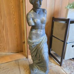 Venue de Milo STATUE- 70LBS 