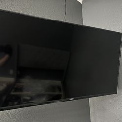 Vizio 40” LED TV With Wall Mount