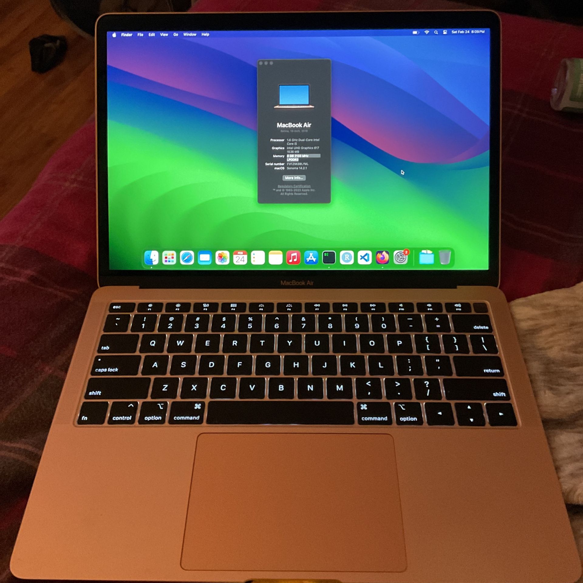 2019 MacBook Air i5 8gb Ram 128gb SSD