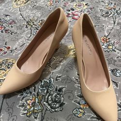 Women Round toe low platform high heel pumps