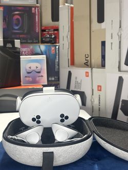 Meta Quest 3S 256GB All-In-One Virtual Reality Headset with Meta Carrying Case