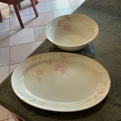 Mikasa China Full Set Of 12 Serving Set Plus Serving Pieces