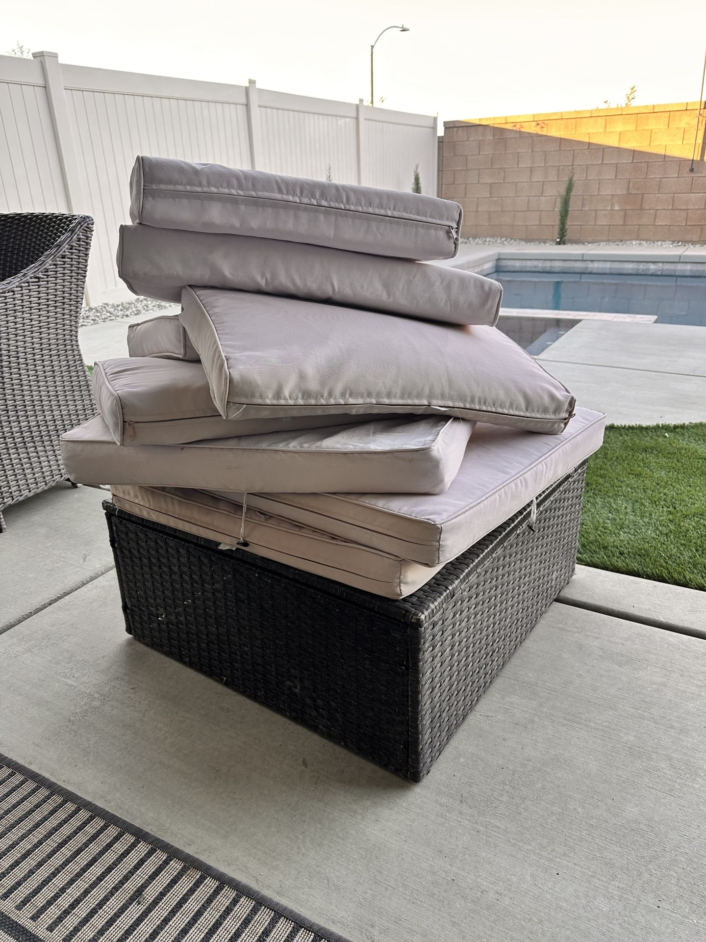 Outdoor patio cushions and One Ottoman (Read the description)