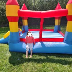 Bounce House With Blower 