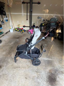 Uppababy Cruz stroller with Piggyback