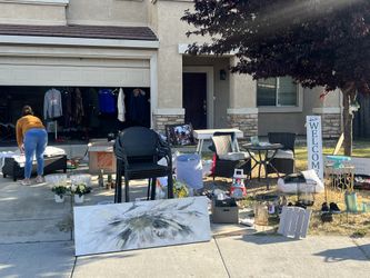 Yard Sale In Weston ranch 6/7 