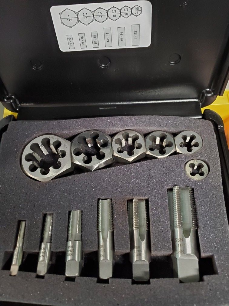 12 PC Pipe Tap and Hex Die Set