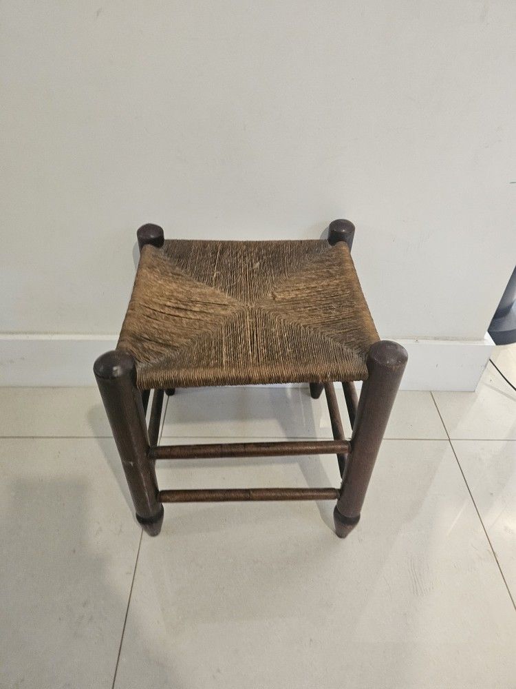 Vintage Wood Rush Woven Stool