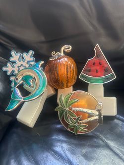 Seasonal bath and body works wallflower plugs