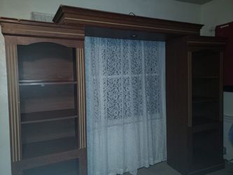 Entertainment center