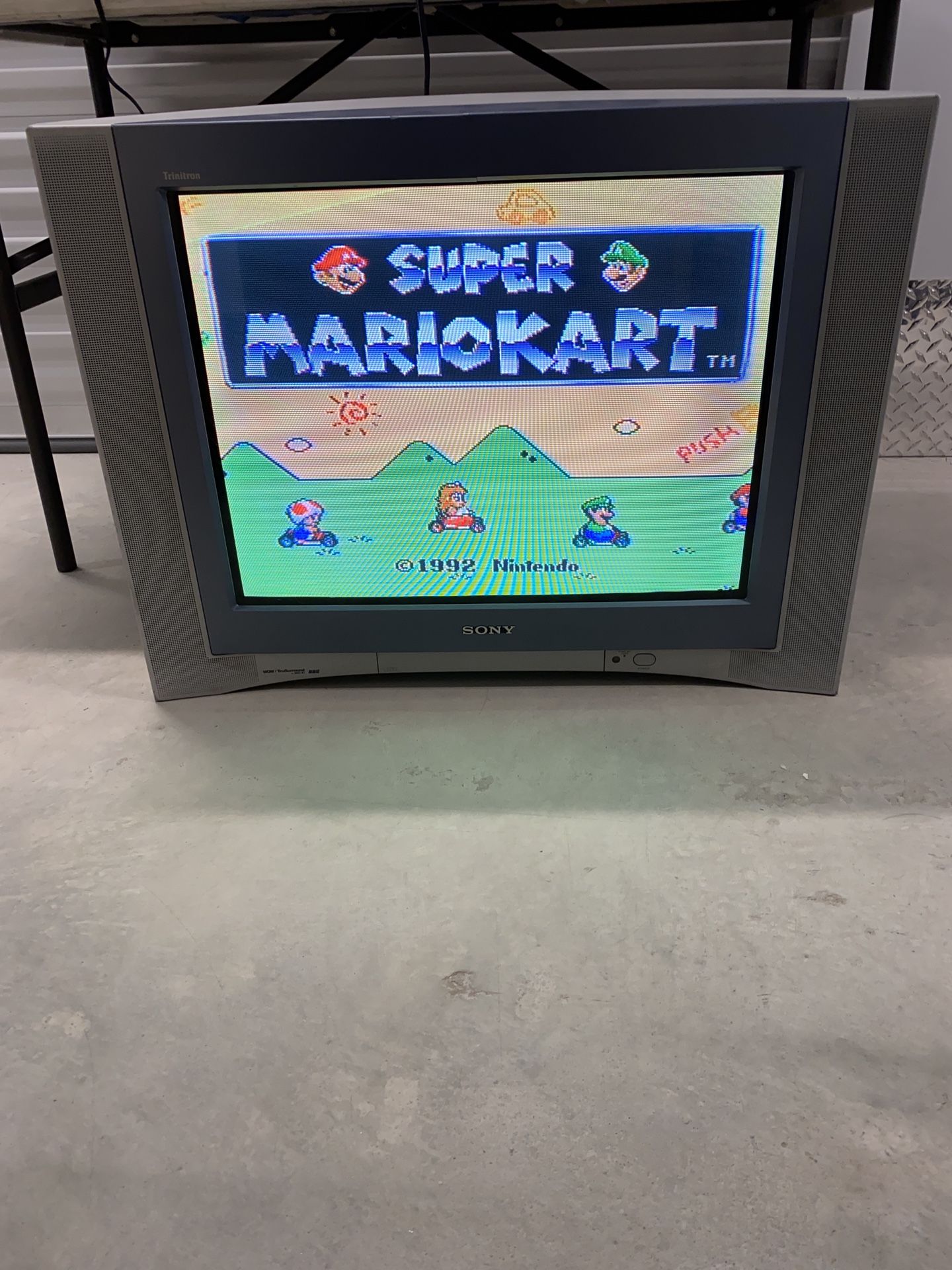 Sony Trinitron 27” KV-27FV310 Retro Gaming Television! THE KING OF ALL CRTs!