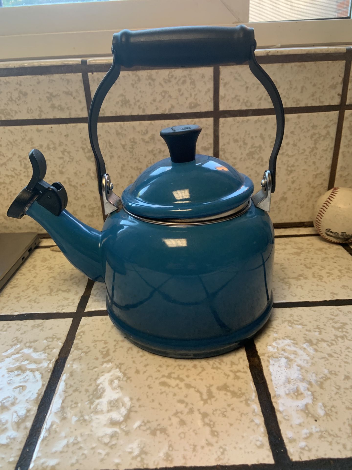 Le Creuset Classic Tea Kettle