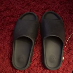 Yeezy Slides 