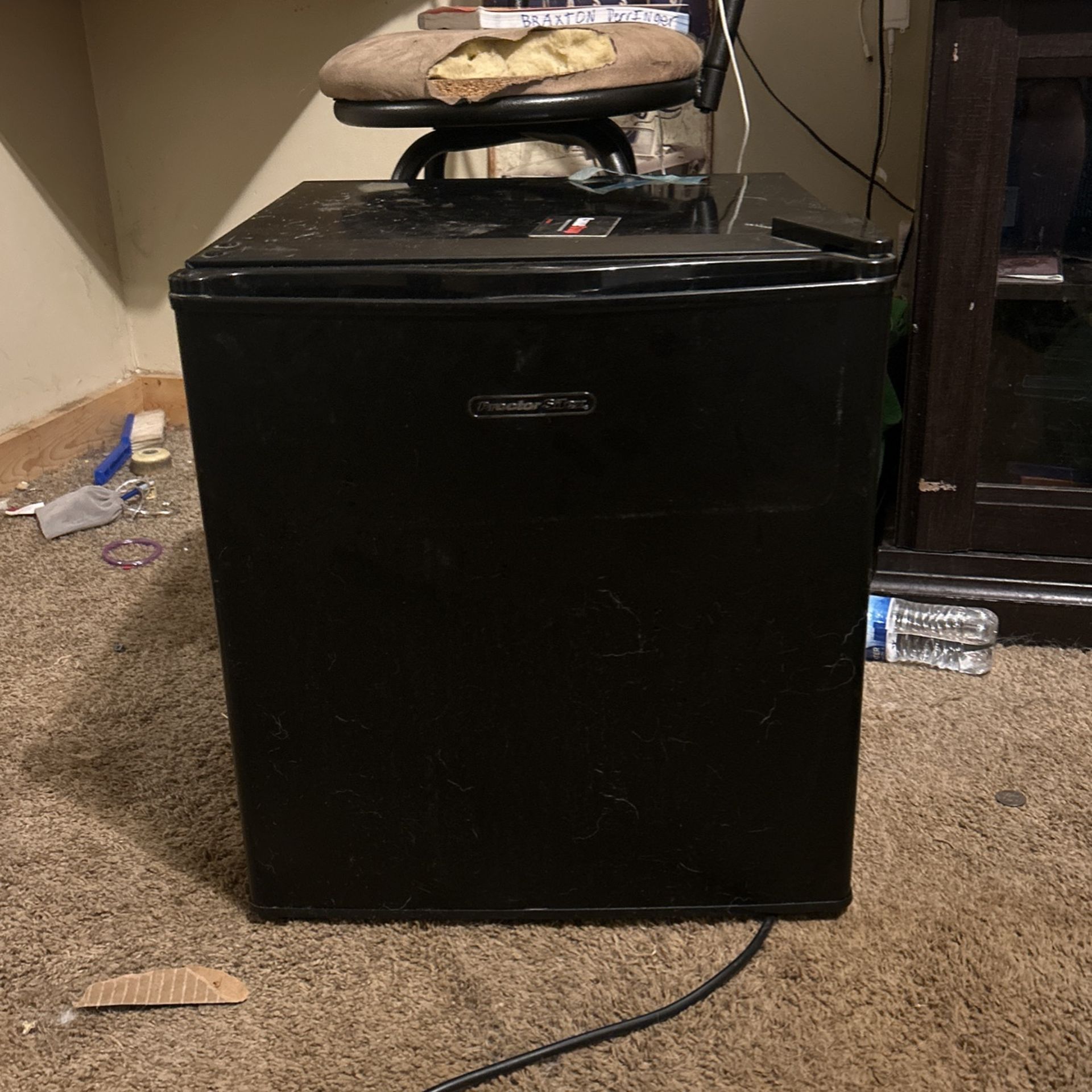 Mini Fridge 