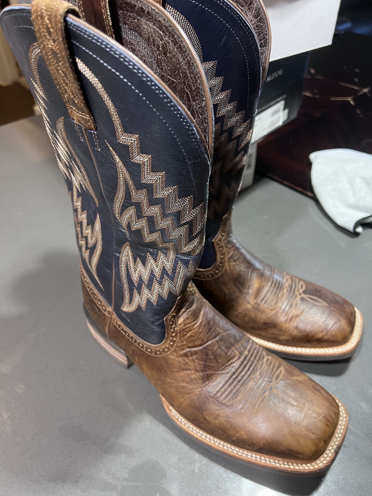 Ariat Square Toe Boots 125 for Sale in San Antonio, TX OfferUp