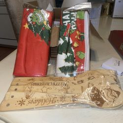 2   Kitchen Towels And Wooden Spoons Set 