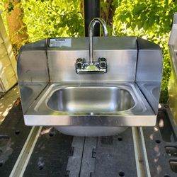 16"W KROWNE STAINLESS STEEL HAND SINK with BRAND NEW FAUCET and SPLASHGUARDS 