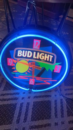Neon 1994 Bud light beer sign measures approximately 20 in across
