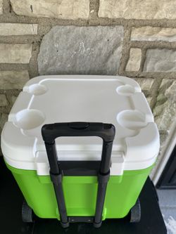 Igloo Laguna 60-Quart Rolling Cooler in green