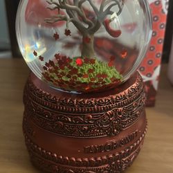 Taylor Swift All Too Well Snow Globe 