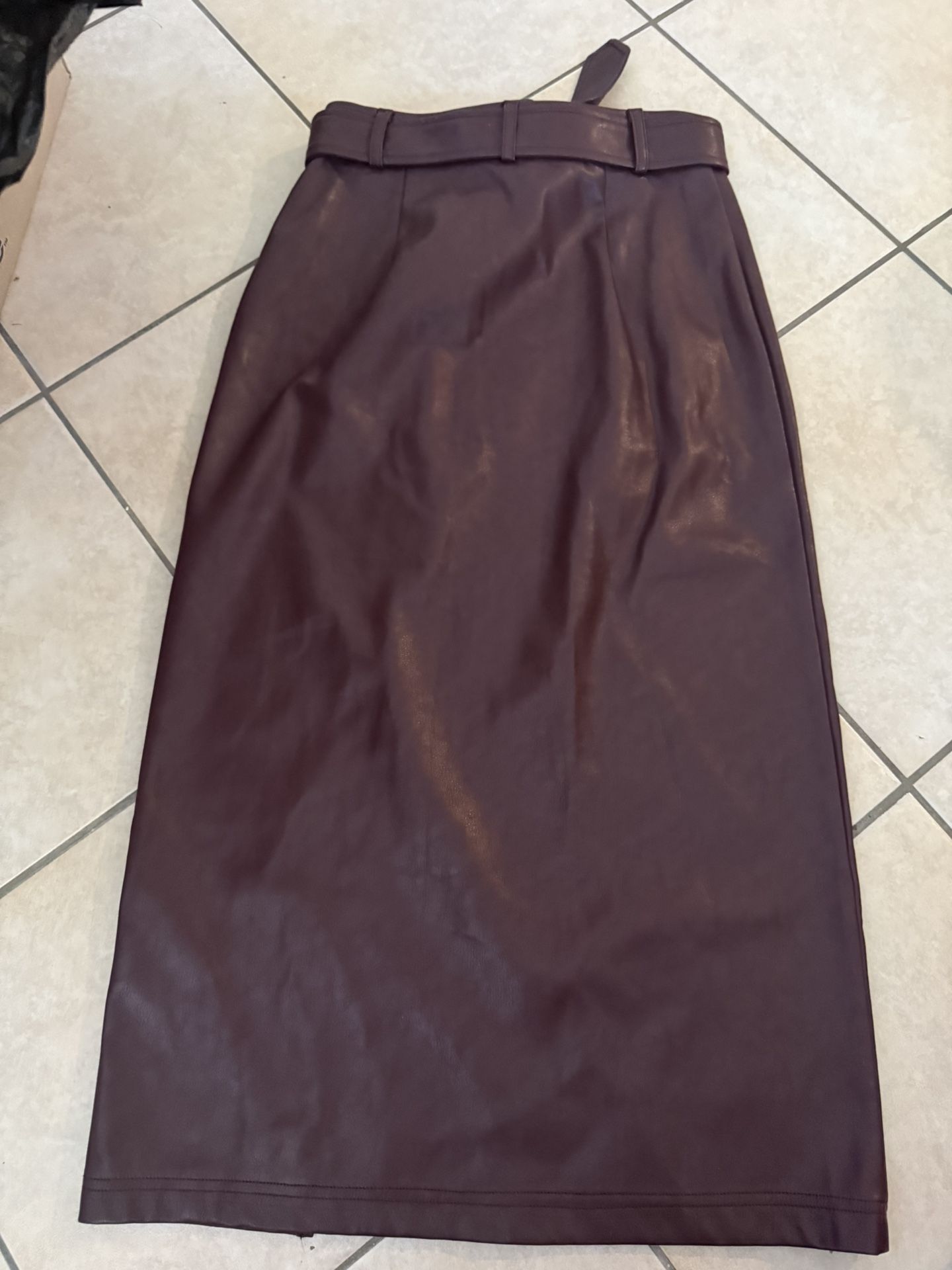 Faux leather skirt 
