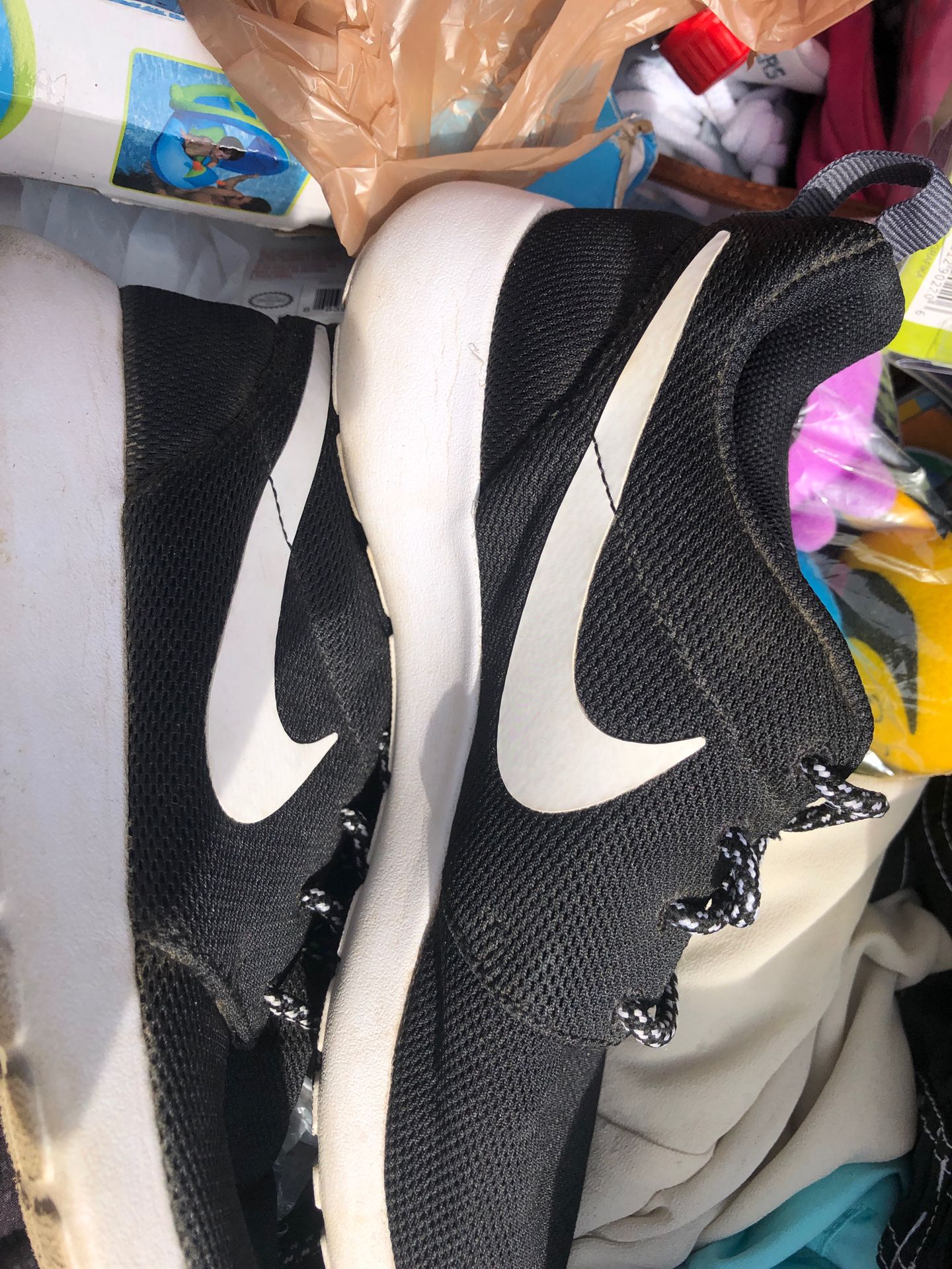 Women and youth NK tennis shoes size 7 perfect for runners for Sale in