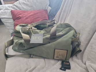 NEW Spirit AWARDS bag.  Army Green Color