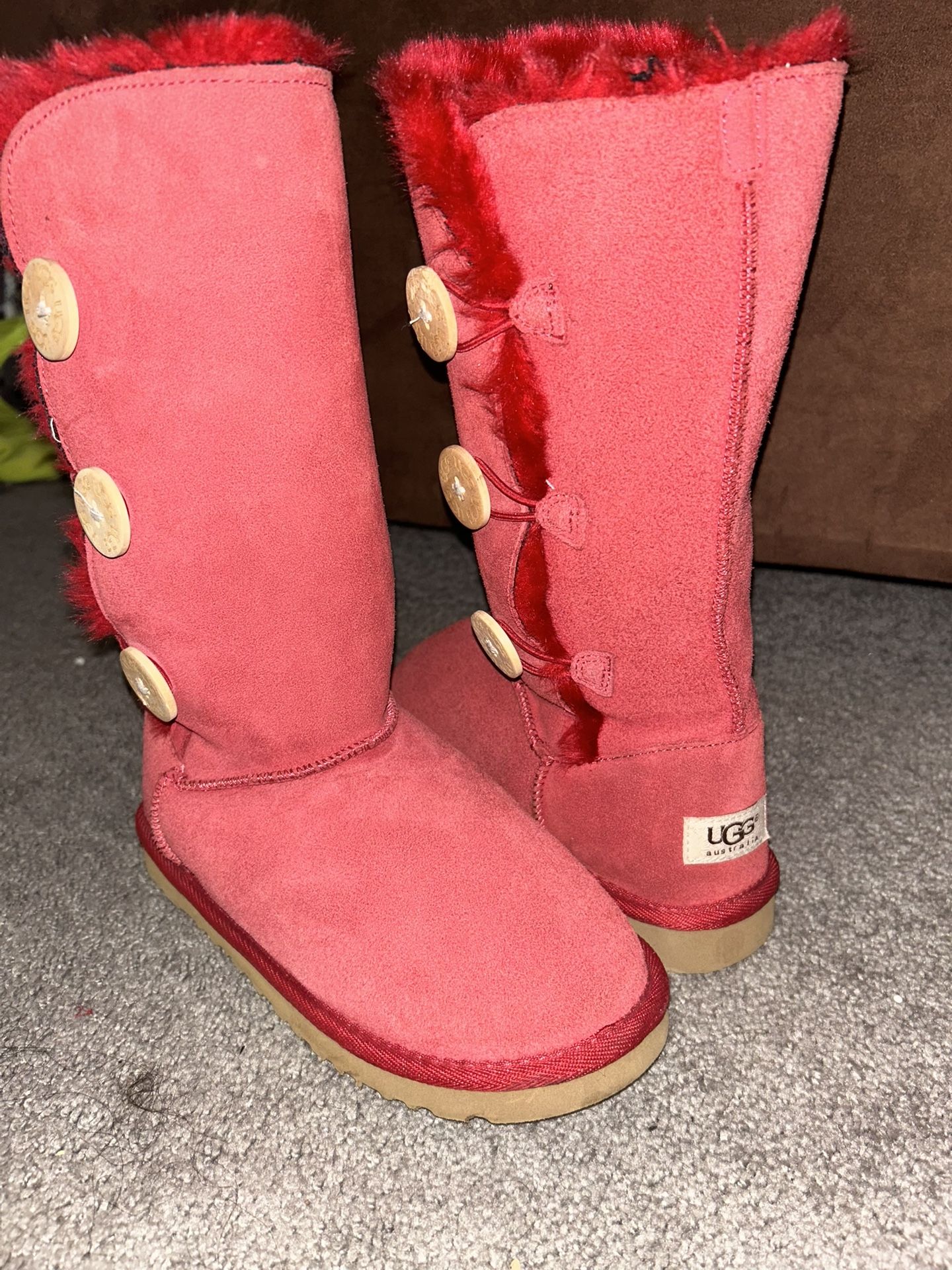 Hightop Ugg Button Up Red