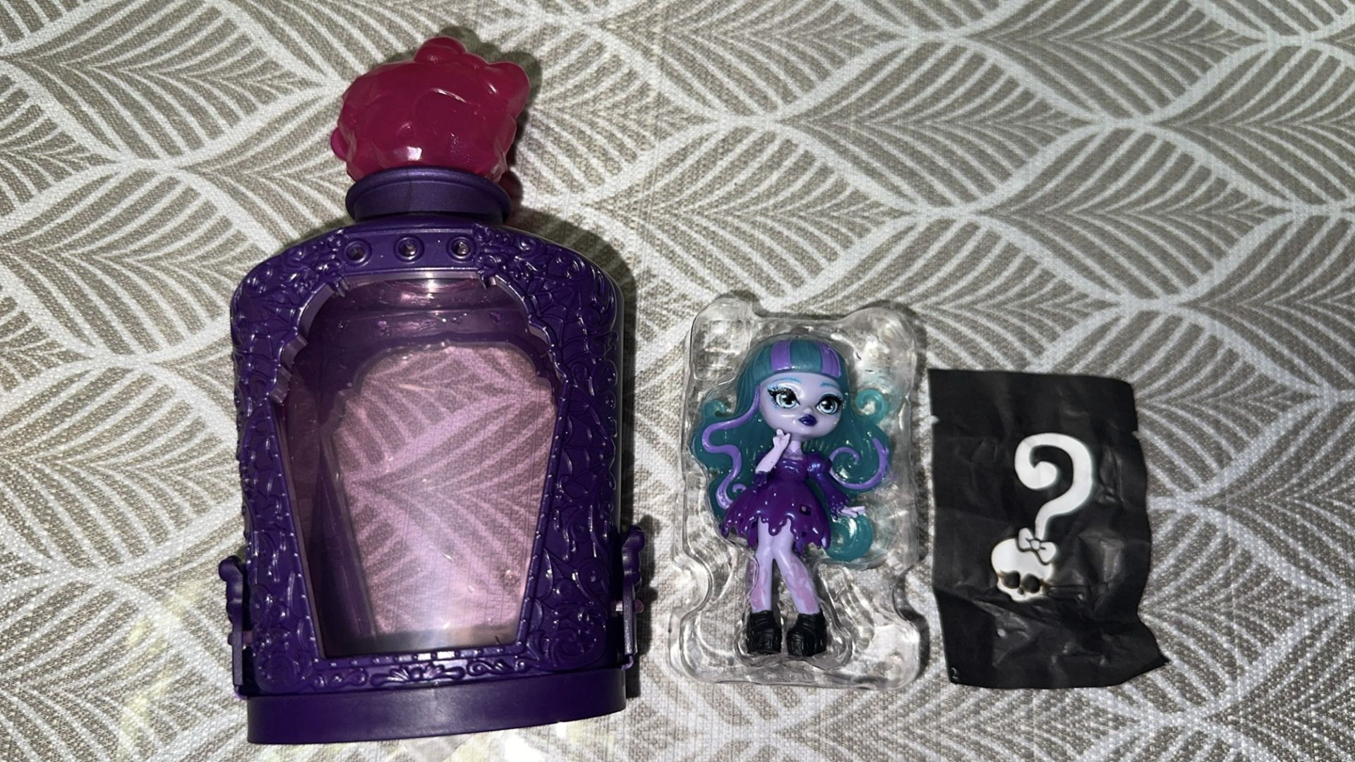 Monster High Potion Mini Doll Surprise Character (Twyla)
