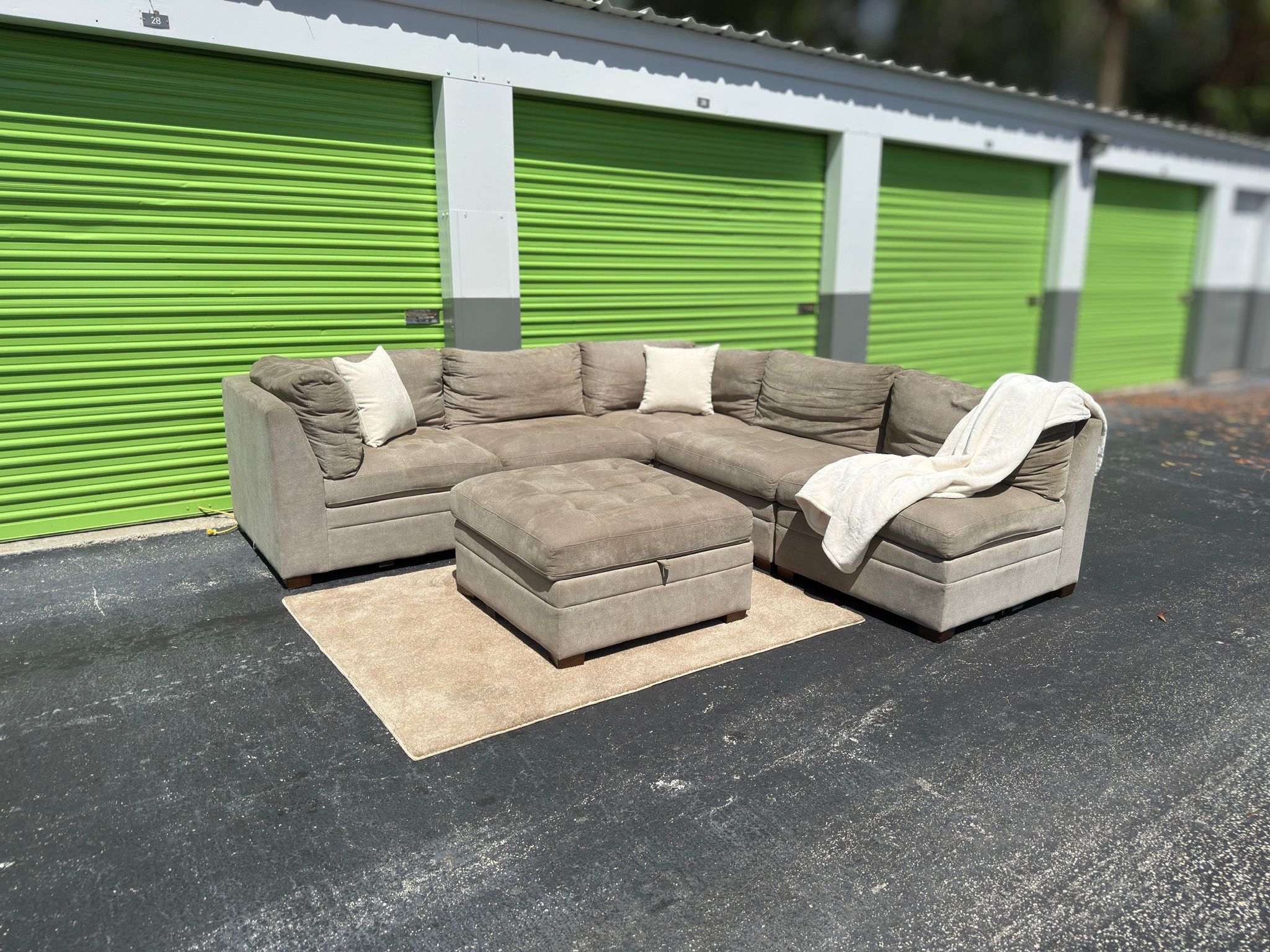 Beige Sectional Couch/Sofa - Thomasville- Modular - Delivery Available π