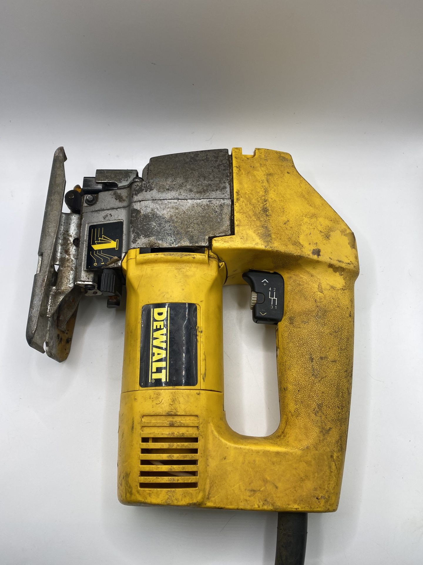 Dewalt DW318 Varible Speed Orbital Jig Saw Type 1 120v 4.5 Amp