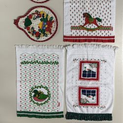 VTG Festive Holiday CHRISTMAS Kitchen Towel AND Potholder BUNDLE