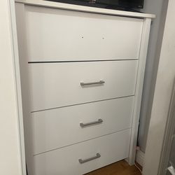 White 4 Drawer Dresser 