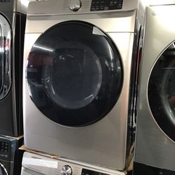 New Scratch And Dent Samsung Front Load Washer And Dryer Set. 1 Year Warranty 