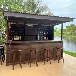 Tropical Wood Bar / Barra en madera