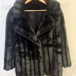 BEAUTIFUL BLACK FUR COAT