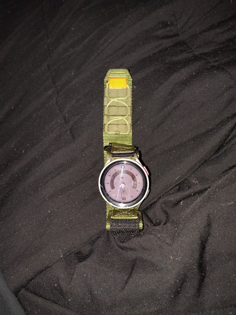 Galaxy Watch Pro 5 -excellent Condition. LOW $!!