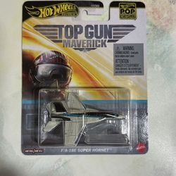 Top Gun Maverick Hotwheels Premium HXD63