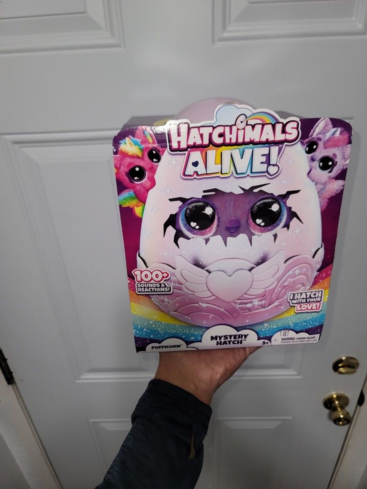 Hatchimals Alive Mystery Hatch Interactive Pufficorn with Mist, Lights & Sounds